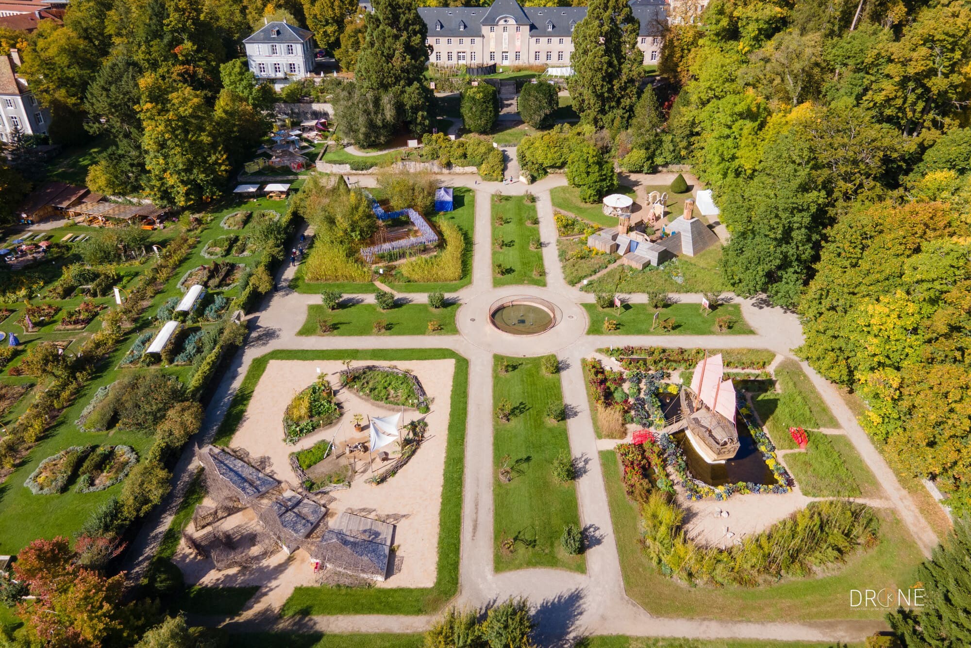 Photo vue du ciel du Festival des Jardins Métissés