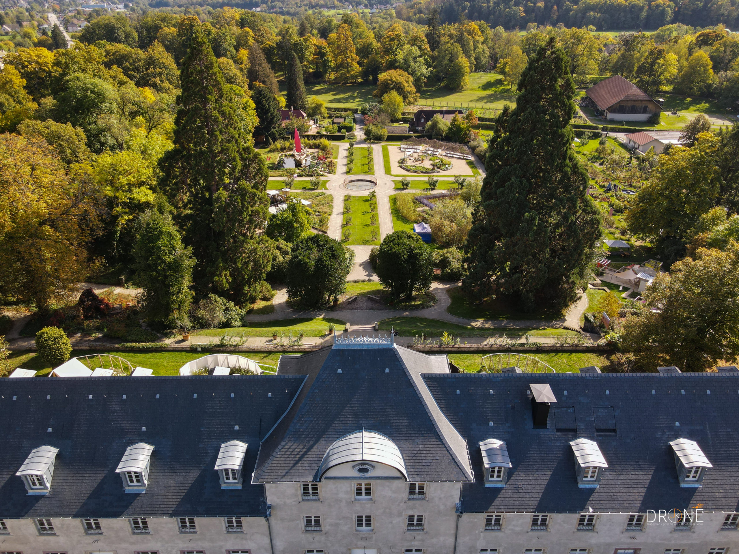 Photo vue du ciel du Festival des Jardins Métissés